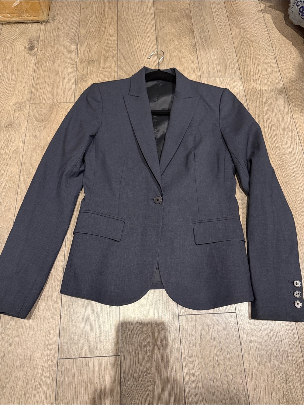 Theory wool blazer size 2